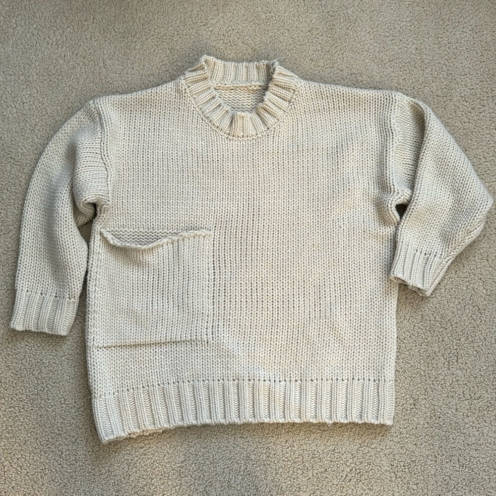 Oversized knit swweater